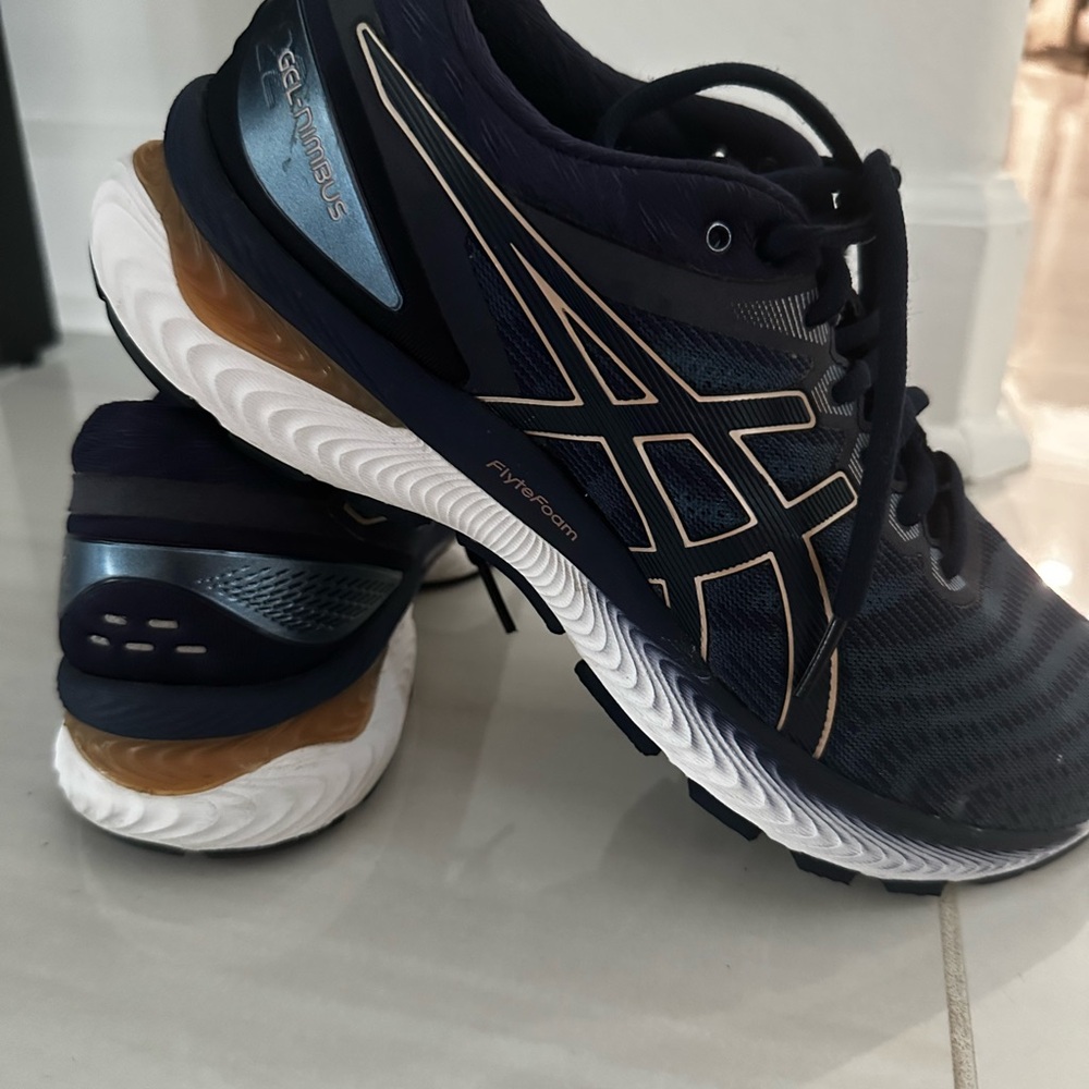 ASICS Gel-Nimbus 22, Navy and gold woman’s size 8.5 Sneakers